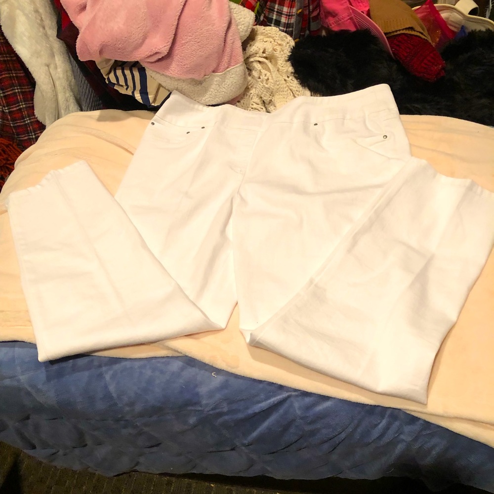 Ruby Rd Slimming White Pull On Pants